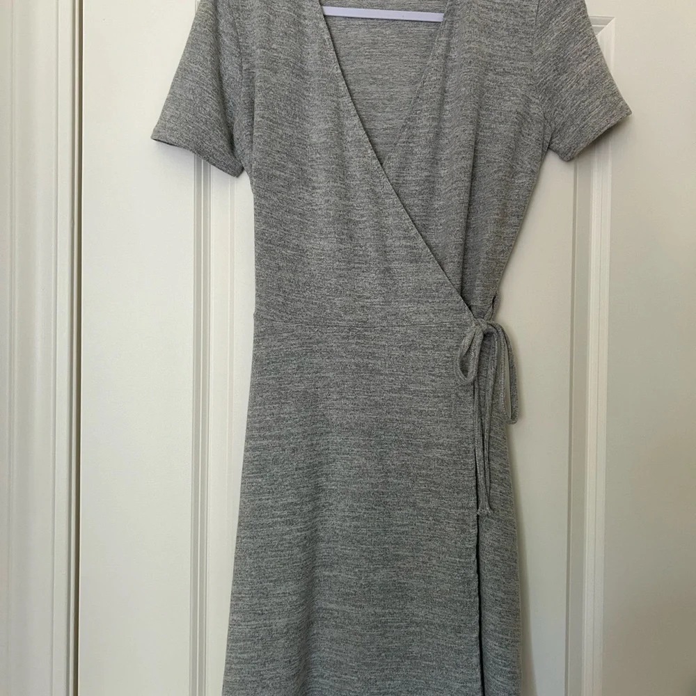 Petite Gray Wrap Dress Size S - Picture 10 of 11